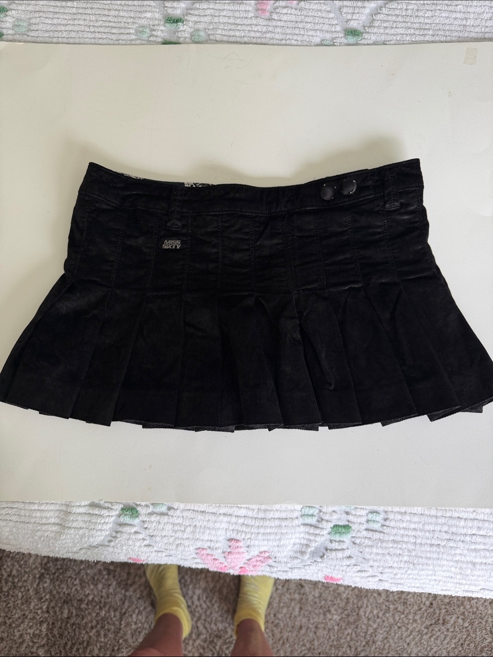 Miss Sixty Black Velvet Pleated Mini Skirt,size M,new,perfect, built in panties - Picture 3 of 9